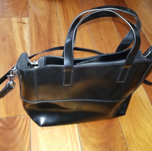 Guess Handbag - Picture 2 of 4